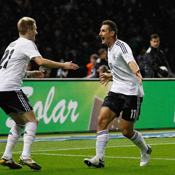 هشداری که آلمانها توجه نکردند؛ زلاتان و دوستانش را عصبانی نکنید (+تصاویر) هشداری که آلمانها توجه نکردند؛ زلاتان و دوستانش را عصبانی نکنید (+تصاویر)