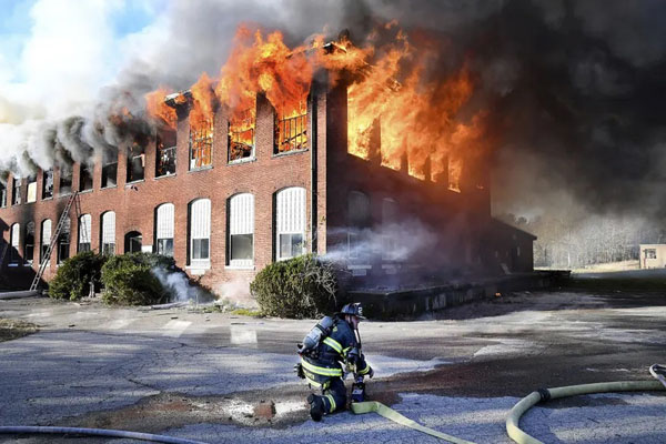 دنیا در نگاه عکس ها؛ از پایان قرنطینه در فرانسه تا ادامه شورش در آمریکا دنیا در نگاه عکس ها؛ از پایان قرنطینه در فرانسه تا ادامه شورش در آمریکا