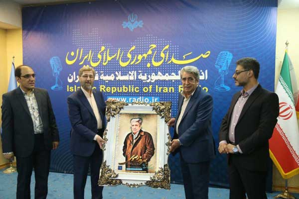 گزارش جام جم آنلاین از مراسم تجلیل از استاد بهروز رضوی گزارش جام جم آنلاین از مراسم تجلیل از استاد بهروز رضوی