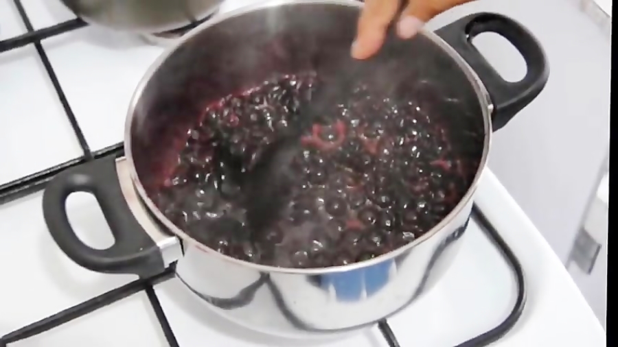 طرز تهیه مربای آلبالو خانگی فوق العاده خوش مزه