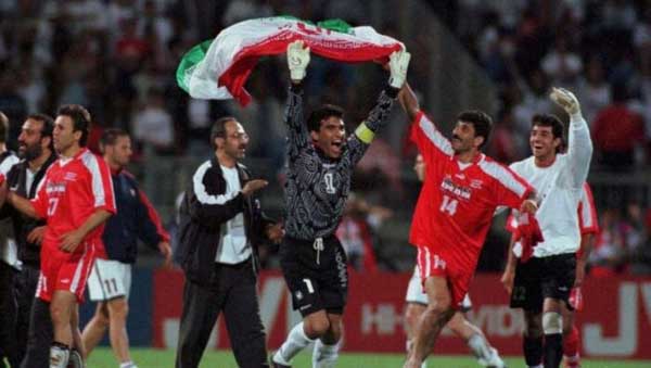 ۲۲ سال از برد تاریخی تیم ملی ایران در سیاسیترین بازی جام جهانی گذشت (+عکس) ۲۲ سال از برد تاریخی تیم ملی ایران در سیاسیترین بازی جام جهانی گذشت (+عکس)