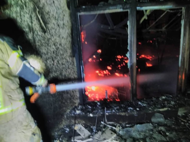 مجتمع تجاری زیتون در تهران طعمه حریق شد