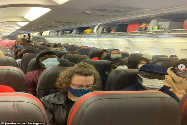 عکس و مکث؛ از دعوای مادر و دختری تا ملخی با ماسک