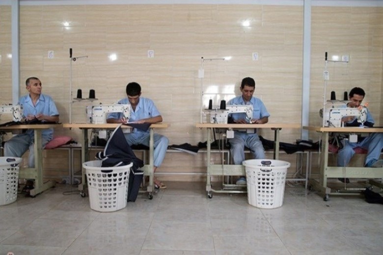 به جوانان مهارت «نه گفتن» را بیاموزیم / اعتیاد فقط برای مجردها و بیکاران نیست