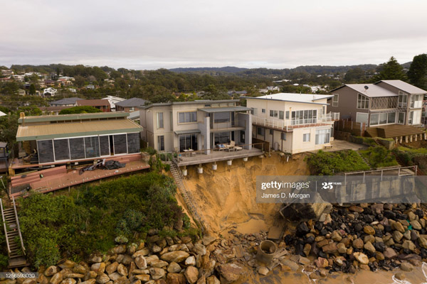 دور دنیا در قاب تصاویر؛ مردی که تعادل ندارد