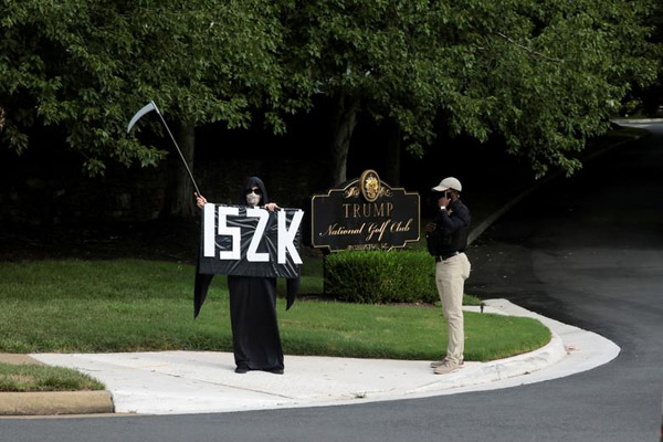 دور دنیا در قاب تصاویر؛ مسابقه مترسک ها! (تصاویر)