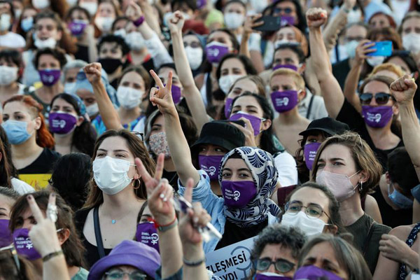 دور دنیا در قاب تصاویر؛ شورش علیه خشونت خانگی