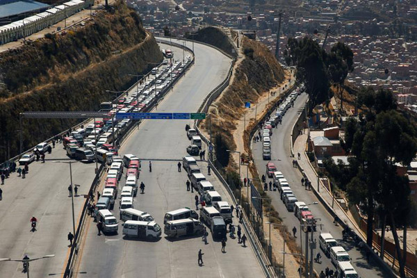 دور دنیا در قاب تصاویر؛ هجوم نیوزلندی ها به فروشگاه ها دور دنیا در قاب تصاویر؛ هجوم نیوزلندی ها به فروشگاه ها