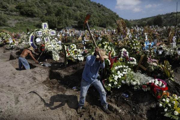 دور دنیا در قاب تصاویر؛ دستگیر شدن به دلیل ماسک نزدن!
