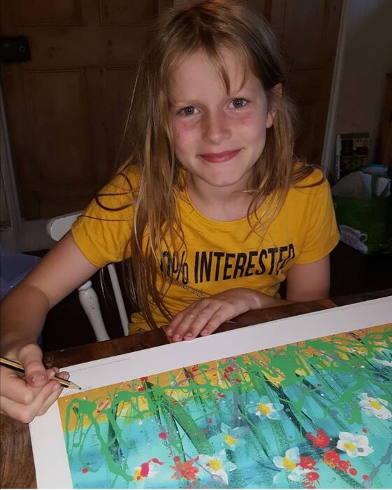 نابغه ۱۰ ساله دنیای نقاشی تمام درآمدش را وقف خیریه کرد