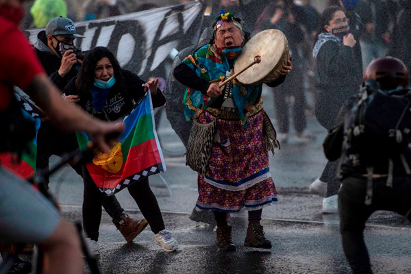 دور دنیا در قاب تصاویر؛ شورش در شیلی دور دنیا در قاب تصاویر؛ شورش در شیلی