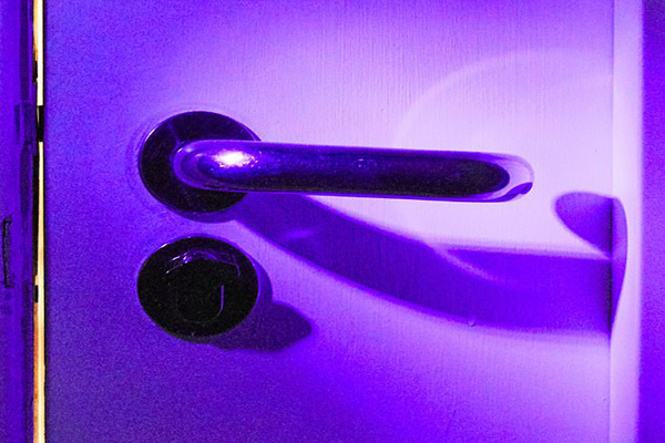 اجتماع ترسناک ویروس کرونا بر روی اجسام محل کار (گزارش تصویری)