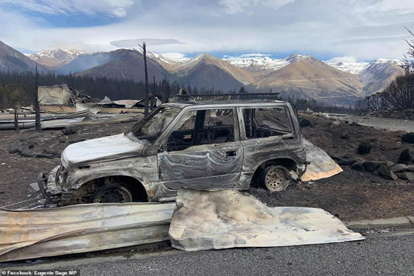 دور دنیا در قاب تصاویر؛ اعتراض و تظاهرات اینبار علیه ثروتمندترین انسان جهان دور دنیا در قاب تصاویر؛ اعتراض و تظاهرات اینبار علیه ثروتمندترین انسان جهان