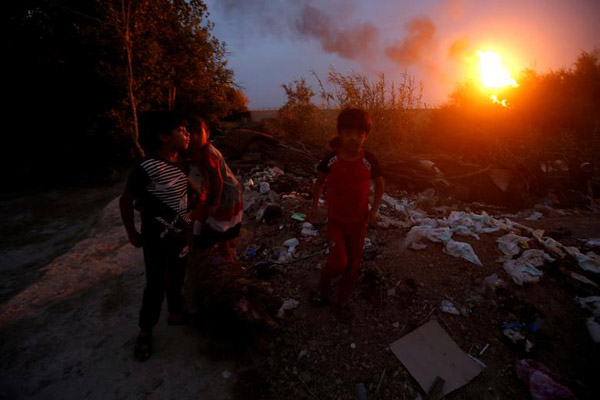 دور دنیا در قاب تصاویر ؛ اسب آبی پسربچه را کشت