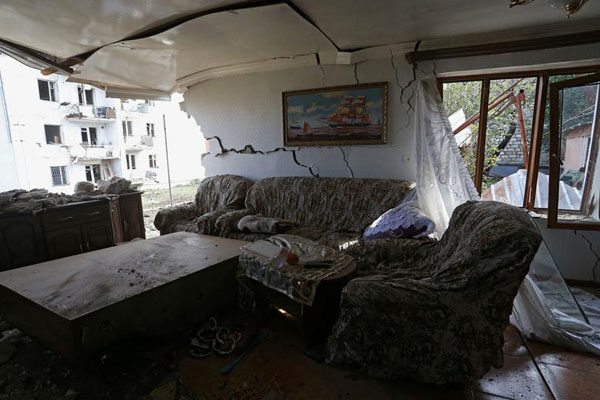 دور دنیا در قاب تصاویر؛ فرار از طوفان