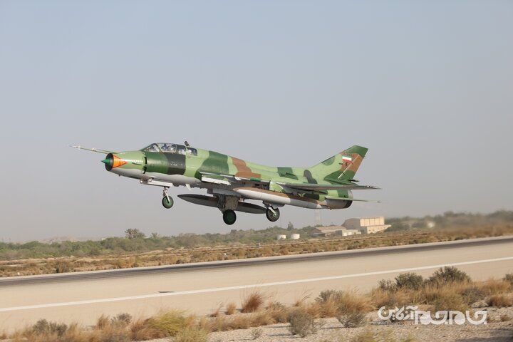 دستیابی ایران به تکنولوژی خاص جنگنده&zwnj;های روز دنیا/ &laquo;بکاو و بکش&raquo; با همکاری آنلاین پهپاد و سوخو ۲۲ سپاه+عکس