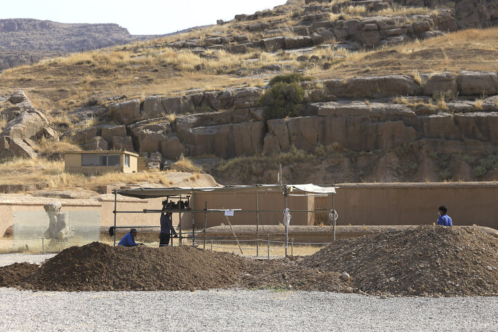 نقش‌برجسته جدید از چهره انسان در تخت جمشید کشف شد