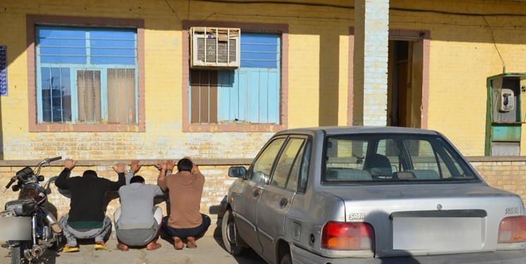 دستگیری سارقان مسلح در آبادان از طریق عملیات ضربتی و پیچیده پلیس دستگیری سارقان مسلح در آبادان از طریق عملیات ضربتی و پیچیده پلیس