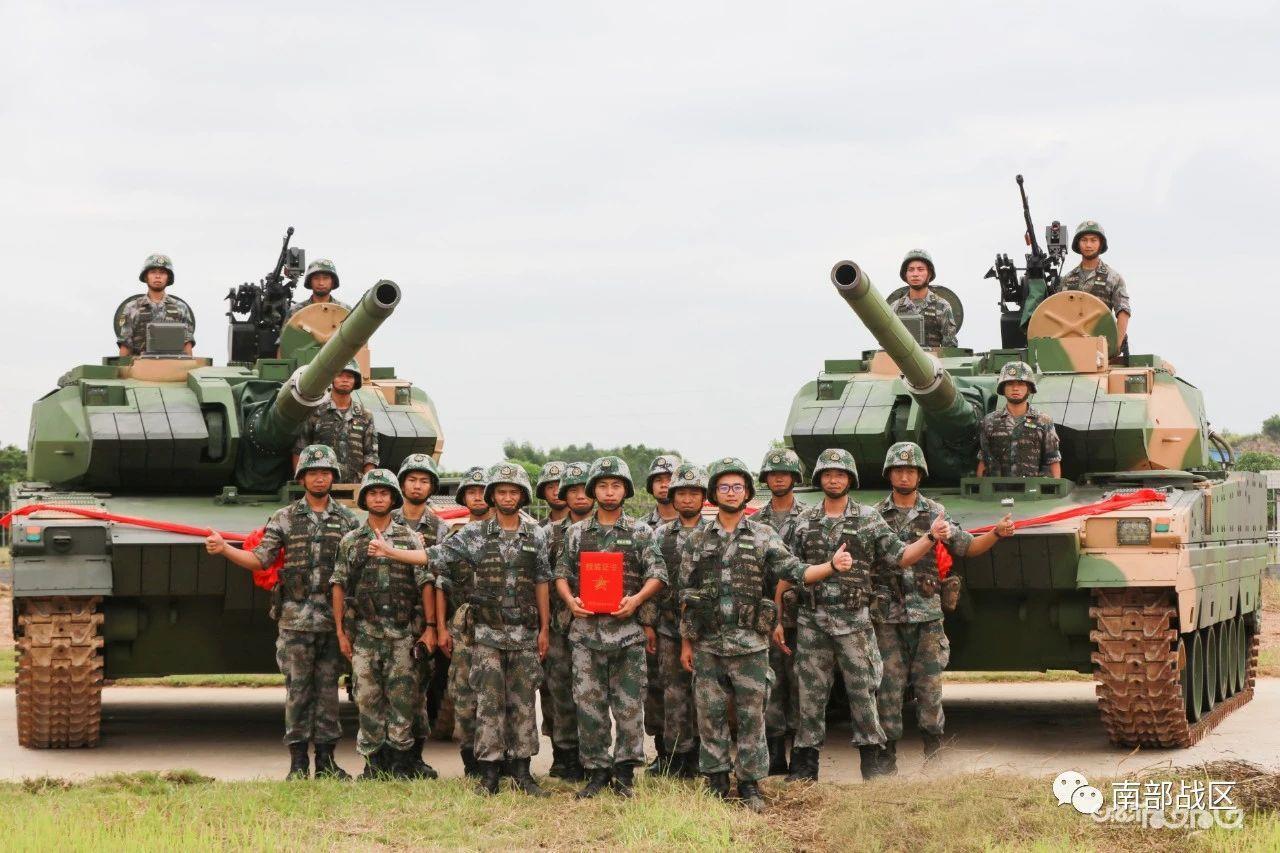 تحویل اولین سری تانک های سبک تایپ15 به ارتش چین+عکس