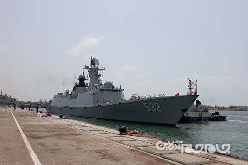 آشنایی با شناورهای مدرن ارتش چین که مهمان ایران شدند/ غول پنهانکار اژدهای زرد با اس ۳۰۰ بومی در بندرعباس +عکس