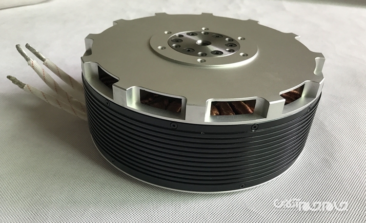 «غدیر» اولین زیردریایی سبک جهان با توان شلیک موشک از زیرآب شد +عکس