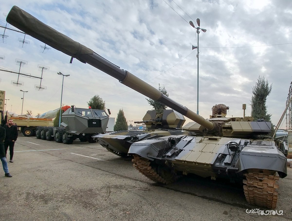 تحول بزرگ تانک&zwnj;های T-۷۲ سپاه با نصب سامانه&zwnj;های رزم شبانه و اخلالگر فروسرخ/ برادر &laquo;کرار&raquo; مجهز به موشک هدایت لیزری شد+عکس