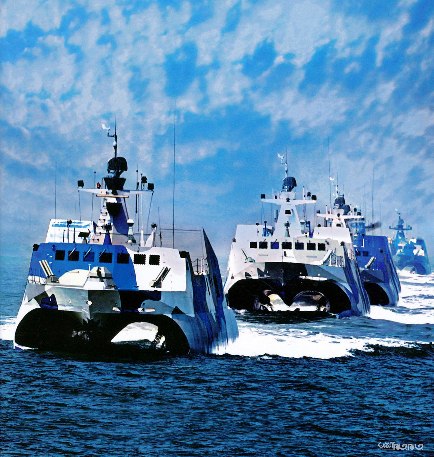 حرکت غافلگیرانه سپاه مقابل نیروهای فرامنطقه‌ای در صفحه شطرنج خلیج‌فارس/ نسل جدید «شناورهای موشک‌انداز کاتاماران» عملیاتی شد +عکس