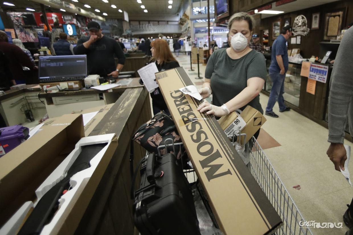 سود بی‌نظیر «کاسبان کرونا» در آمریکا با شکسته شدن رکورد خرید سلاح/ ناکارآمدی دولت و ترس مردم، کسب و کار NRA را سکه کرد +عکس