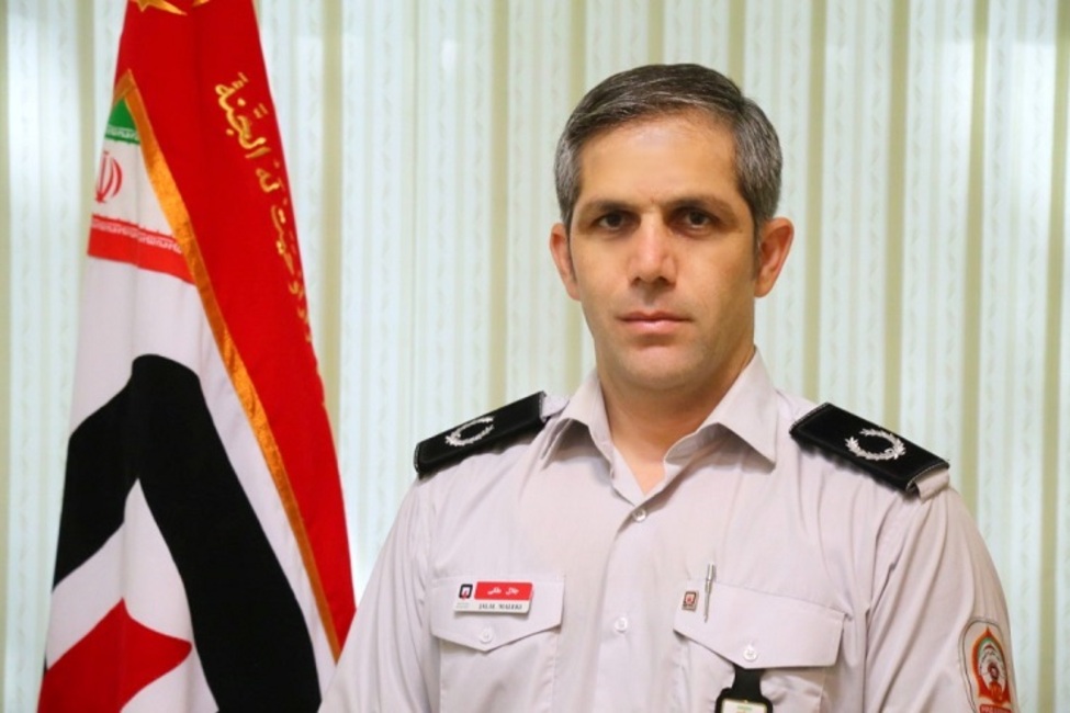 سقف خانه روی سر کارگر خراب شد