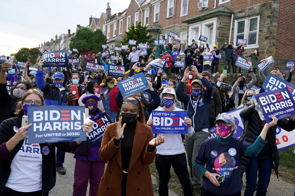 بیمار کرونایی در کاور پلاستیکی / خودکشی اینبار در سواحل سریلانکا