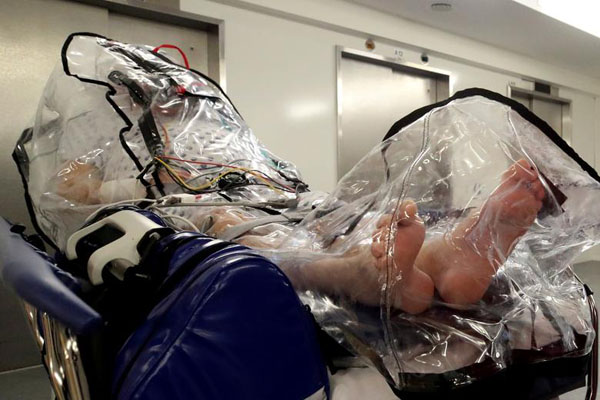 بیمار کرونایی در کاور پلاستیکی / خودکشی اینبار در سواحل سریلانکا