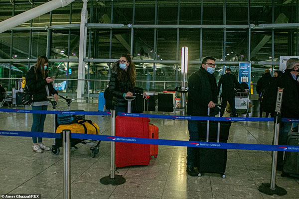 فرار بی سابقه مردم از انگلیس (تصاویر)