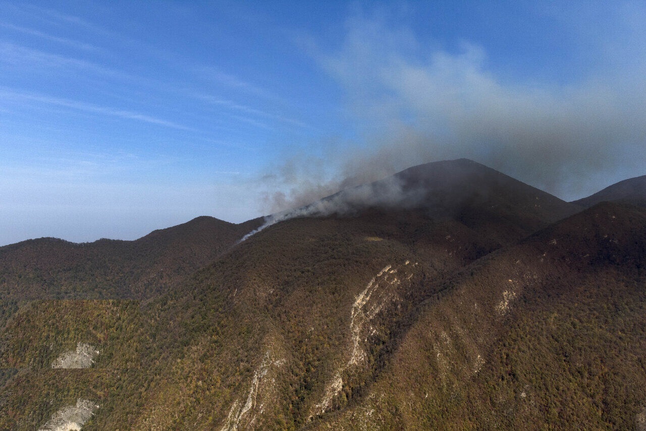 آتش سوزی عرصههای طبیعی اسفراین مهار شد آتش سوزی عرصههای طبیعی اسفراین مهار شد