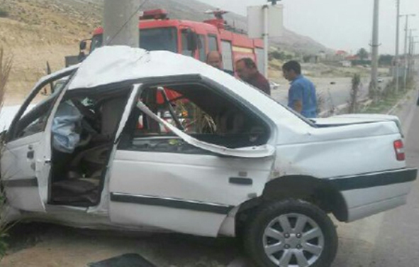 برخورد پژو با تیر چراغ برق۲ قربانی گرفت