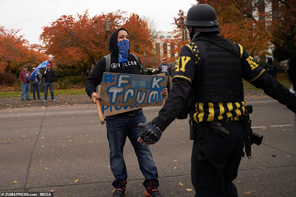 نزاع و کتک کاری در سرتاسر آمریکا!  (گزارش تصویری)