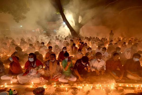 شاهزاده جنجالی / جو بایدن در آرامستان (تصاویر) 