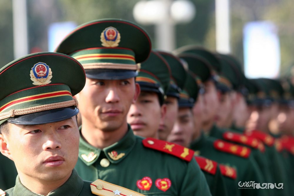 ارتش چین استفاده از ساعت، عینک و ابزارهای پوشیدنی هوشمند را در پادگان‌ ها ممنوع کرده است+عکس