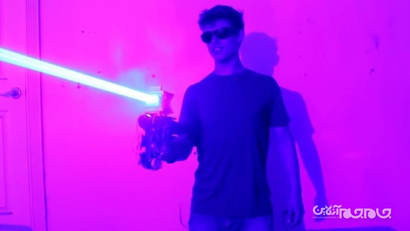 قوی‌ترین لیزر دستی دنیا شیشه را در چند ثانیه ذوب می‌کند+عکس