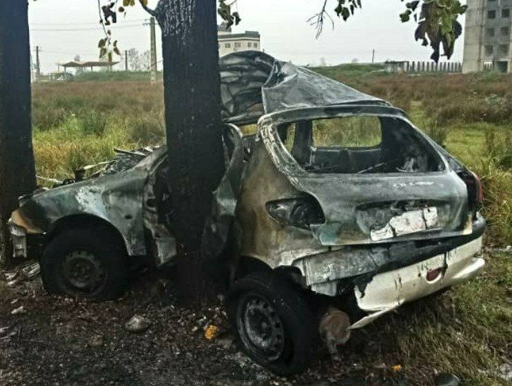 مرگ راننده جوان بر اثر آتش گرفتن خودرو مرگ راننده جوان بر اثر آتش گرفتن خودرو