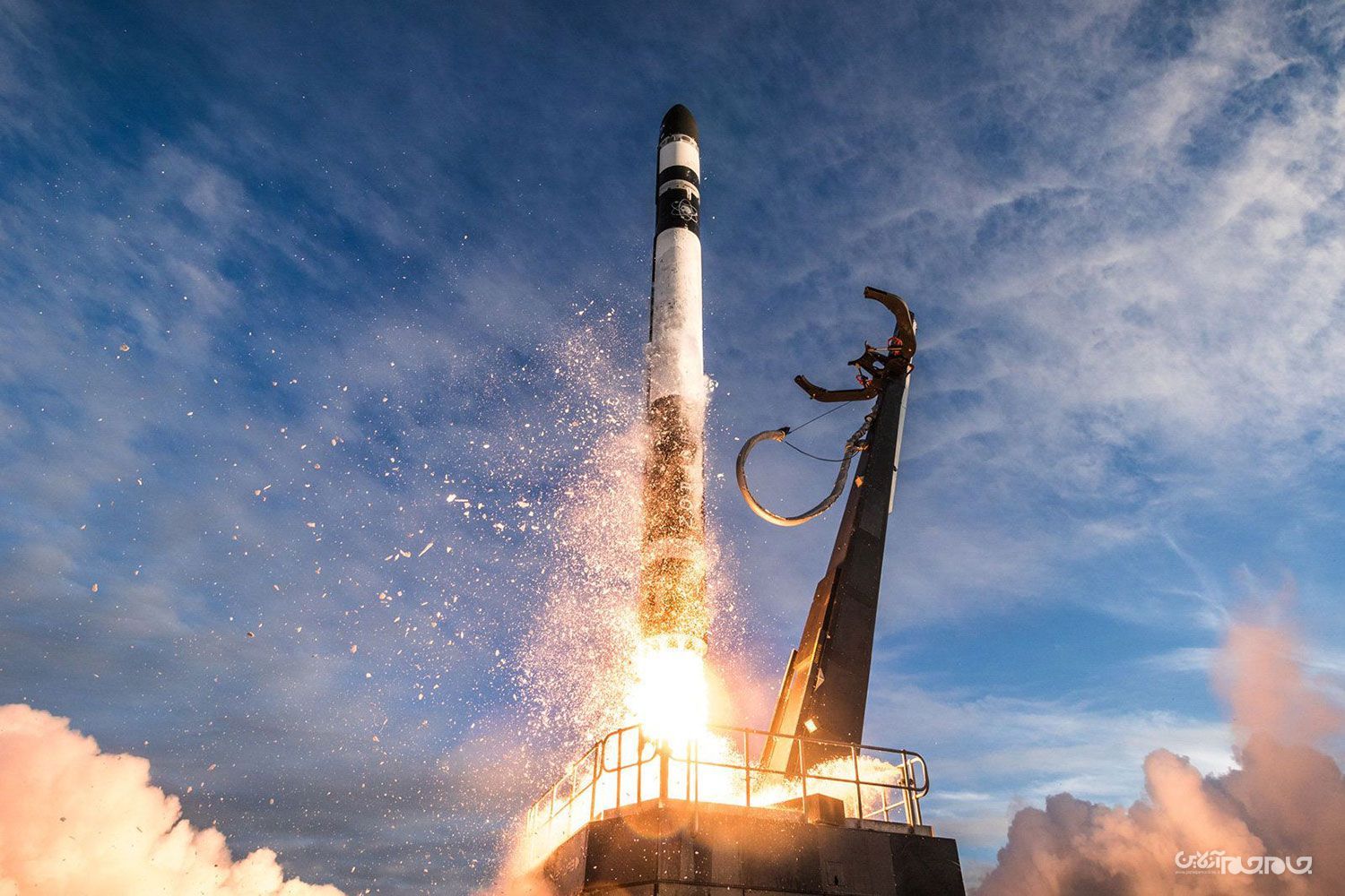 راکت لب با تلاش برای بازیابی موشک رقابت با اسپیس ایکس را وارد مرحله جدیدی می‌کند+عکس