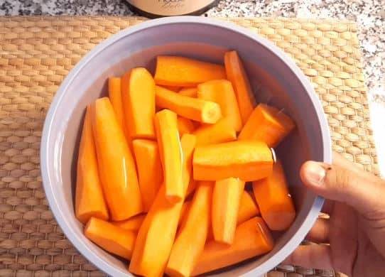 دستور تهیه “آب هویج بستنی” خانگی خوشمزه دستور تهیه “آب هویج بستنی” خانگی خوشمزه