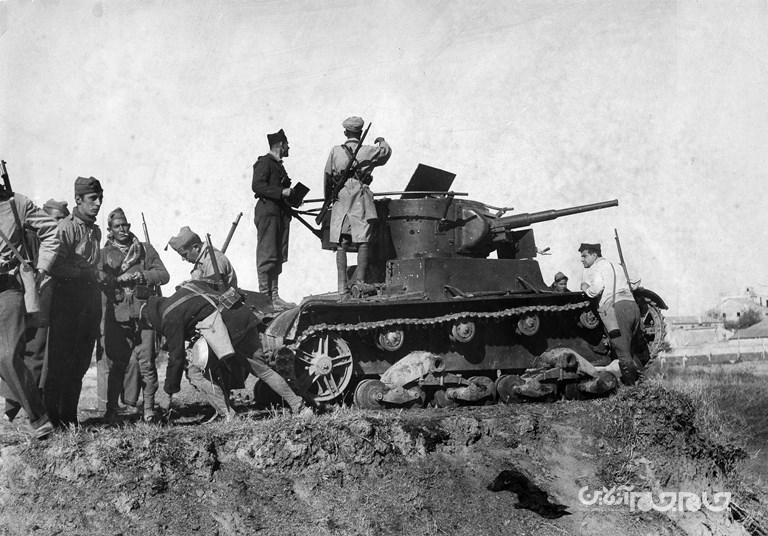 هر آنچه که باید در مورد &laquo;کوکتل مولوتوف&raquo;، تاریخچه و علت نامگذاری آن بدانید+عکس