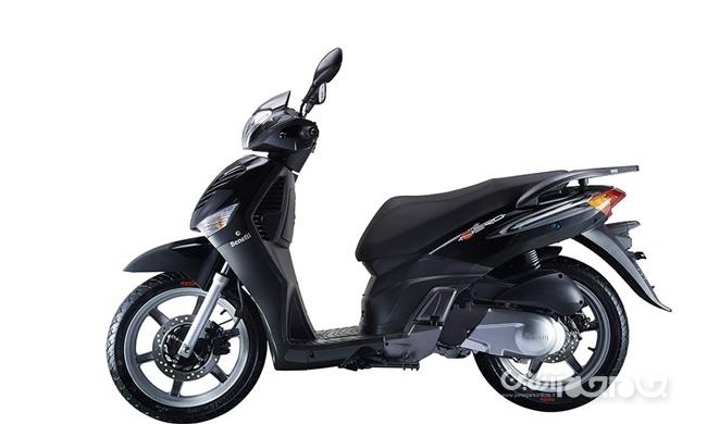 بررسی موتورسیکلت اسکوتر بنلی کافه نرو 150؛ عملکرد متوسط از یک برند خوب+عکس