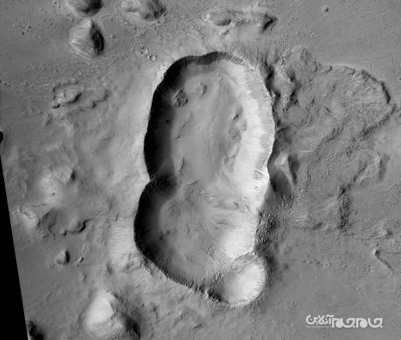 اخترشناسان یک دهانه سه&zwnj;گانه جدید روی مریخ کشف کردند+عکس