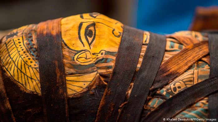 کشف صد تابوت مومیایی و ۴۰ مجسمه در ساقرای مصر (+عکس) کشف صد تابوت مومیایی و ۴۰ مجسمه در ساقرای مصر (+عکس)