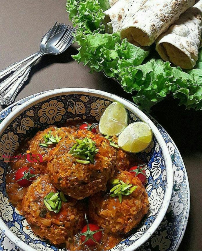 طرز تهیه کوفته کدو سبز با سس مخصوص طرز تهیه کوفته کدو سبز با سس مخصوص