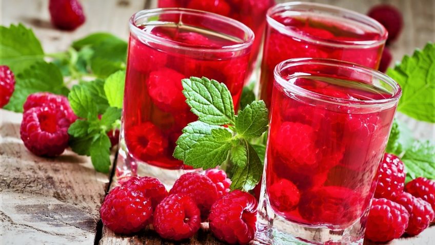 نوشیدنی هایی که باعث کاهش استرس میشوند نوشیدنی هایی که باعث کاهش استرس میشوند