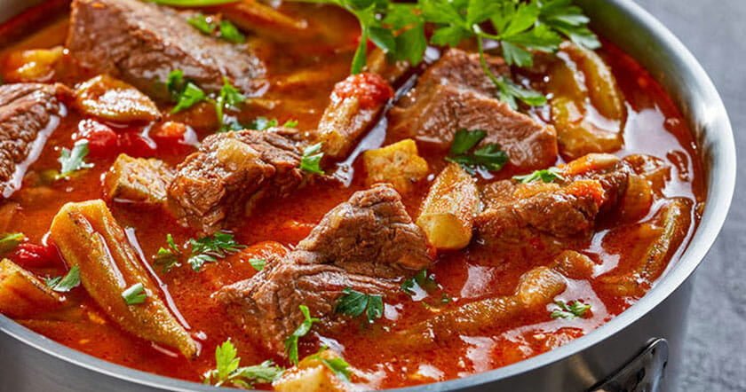 طرز تهیه خورشت بامیه با مرغ؛ سریع و آسان