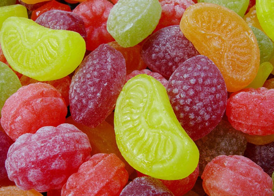 8خوراکی که به دندان ها آسیب میزند