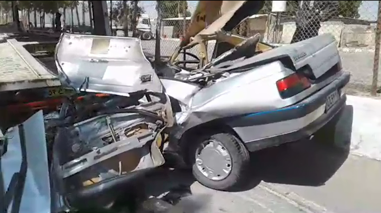 تصادف یک دستگاه پژو ۴۰۵ با یک دستگاه تریلی در بندرکنگ با ۴ کشته و مصدوم تصادف یک دستگاه پژو ۴۰۵ با یک دستگاه تریلی در بندرکنگ با ۴ کشته و مصدوم